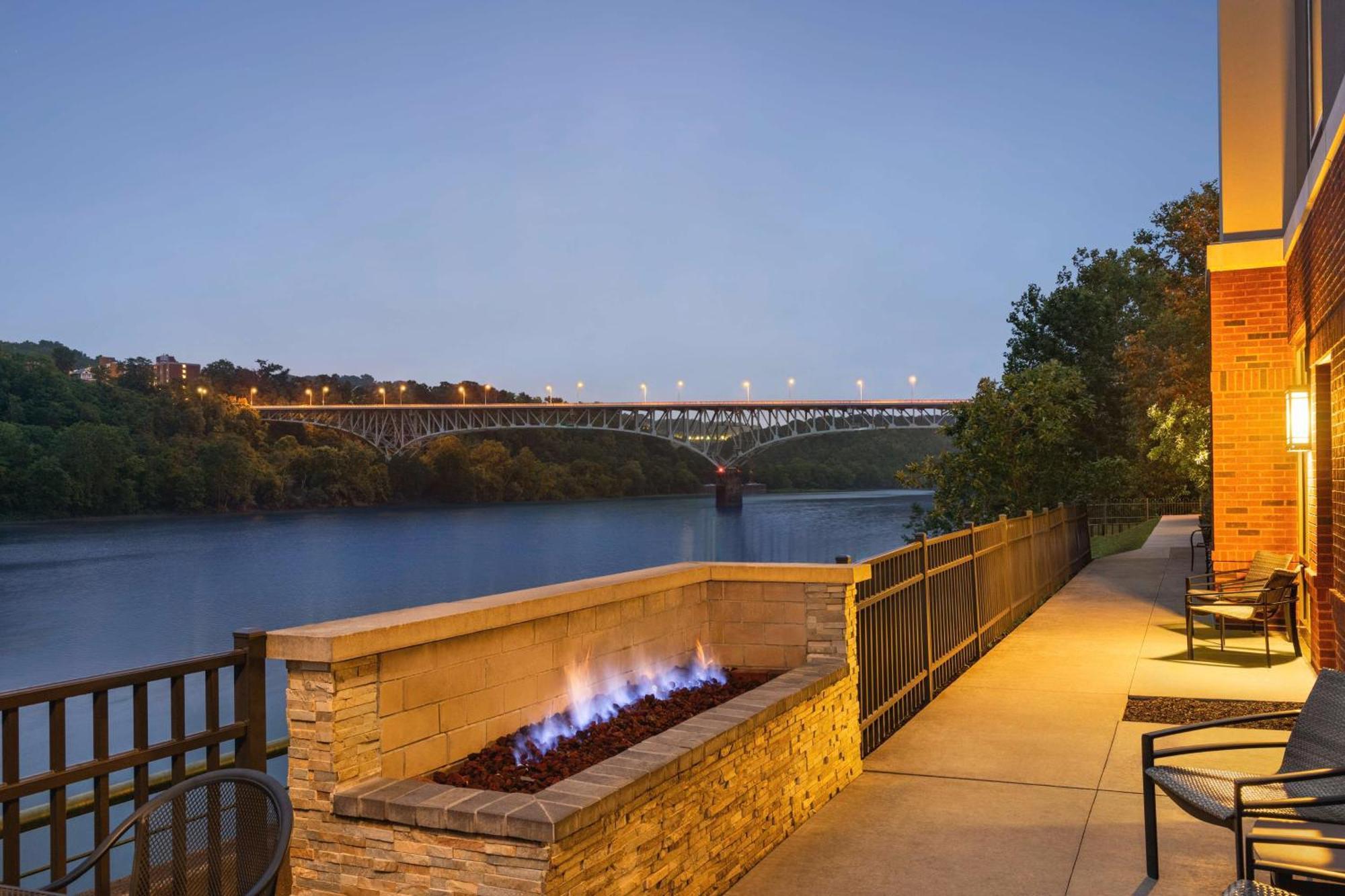 Hampton Inn & Suites Pittsburgh Waterfront West Homestead Екстер'єр фото